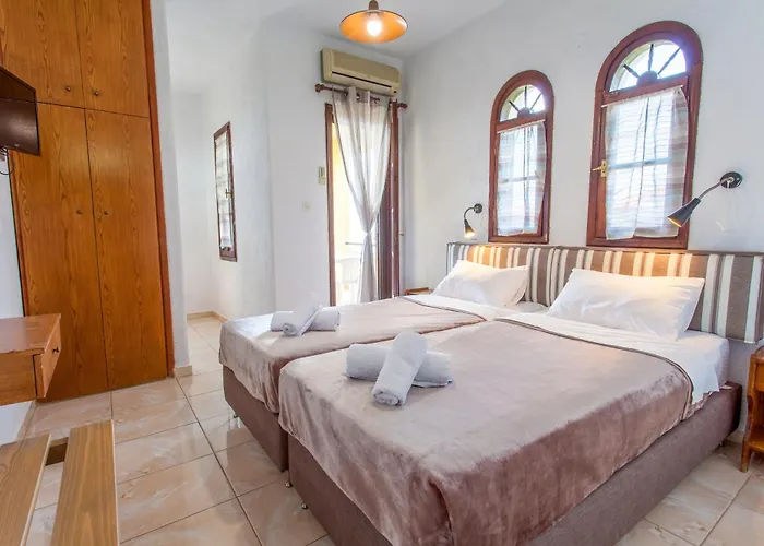 卡莉奥皮别墅酒店 3* 基拉奇尼